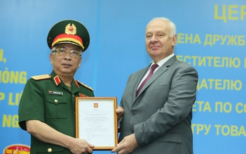 Tướng Nguyễn Chí Vịnh nhận Huân chương Hữu nghị của Liên bang Nga