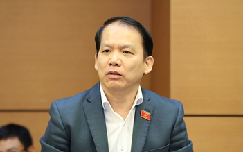 'Quy định cách ly không thống nhất, khóa cửa khiến người dân lo lắng'