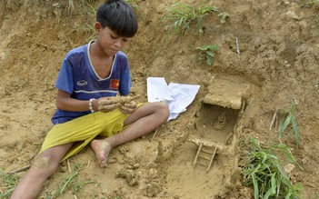 'Phố đất sét' nơi Plei Pă Leng: Lụp xụp, liu xiu nơi trẻ con lấy đất để chơi