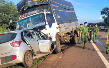 Tai nạn nghiêm trọng ở Gia Lai: Xe tải va chạm ô tô, 3 người tử vong