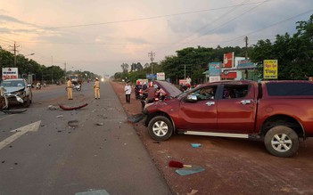 2 ô tô đấu đầu ở Bình Phước, 3 người bị thương nặng