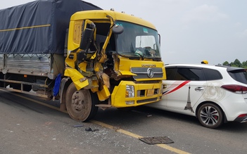 Bình Phước: Tai nạn liên hoàn giữa cầu Nha Bích, QL14 kẹt cứng