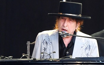Danh ca Bob Dylan công bố kế hoạch lưu diễn toàn cầu ở tuổi 80