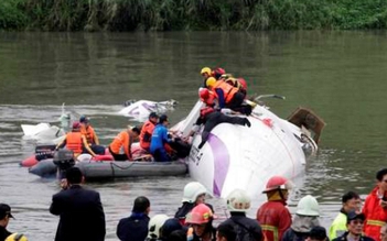 Phi công Hãng TransAsia tắt nhầm động cơ