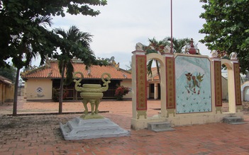 Đình làng Việt thờ vua Chăm