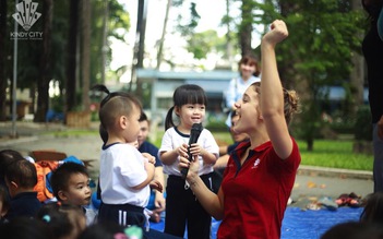 Trẻ học cách bày tỏ lòng biết ơn trong mùa 'Nhớ ơn người nuôi dạy'