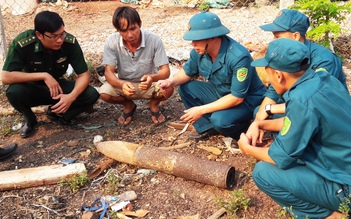 Đạn pháo ‘bỗng dưng’ rớt xuống nhà dân