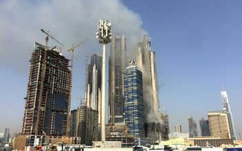Cháy gần tòa nhà cao nhất thế giới