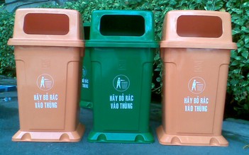 Tặng thùng rác công cộng cho Q.1 và Q.5