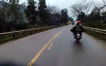 Du khảo đường Hồ Chí Minh bằng xe máy