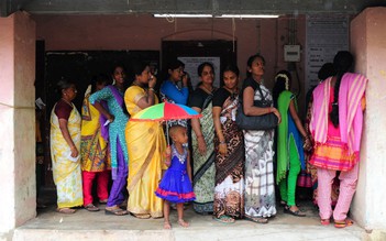 Phụ nữ nghèo ở Ấn Độ được phẫu thuật ngực miễn phí