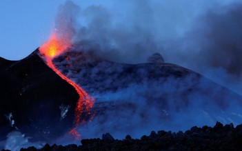 Núi lửa Etna đang trượt dần ra biển