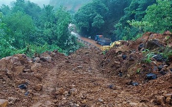 Lâm Đồng: Sạt lở nghiêm trọng, đèo Con Ó tê liệt 6 ngày vẫn chưa thông