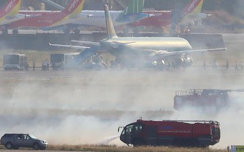 Máy bay chuẩn bị cất cánh thì nổ lốp tại sân bay Tân Sơn Nhất
