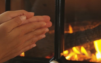 Bàn tay lúc nào cũng lạnh có thể là dấu hiệu của bệnh nghiêm trọng