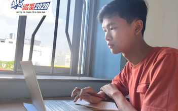 Thủ khoa 'bật mí' cách làm bài đạt điểm cao: Nắm vững kiến thức trong sách giáo khoa