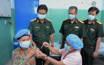 Tiêm vắc xin Covid-19 cho quân nhân đi làm nhiệm vụ gìn giữ hòa bình