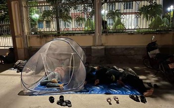 Nửa đêm đi làm thủ tục đất đai