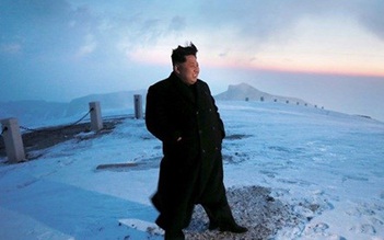Ảnh ông Kim Jong-un leo núi bị nghi photoshop