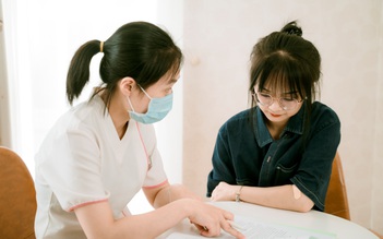 Phương pháp phẫu thuật cận thị nào phù hợp với những người trẻ bận rộn?