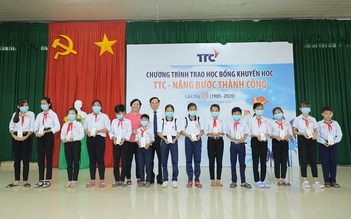 35 năm trao học bổng khuyến học “TTC - Nâng bước thành công”