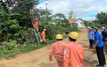 PC Phú Yên: Khuyến cáo người dân sử dụng điện an toàn trong mùa mưa bão