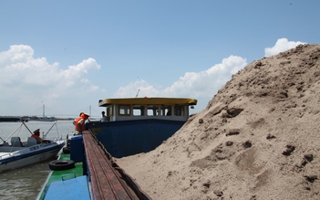 Điều tra nghi vấn DN xuất hóa đơn khống 'giải cứu' phương tiện chở cát