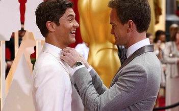 Cặp đôi đồng tính Neil Patrick Harris và David Burtka tình tứ trong lễ trao giải Oscar