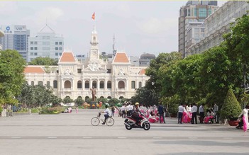 Q.1 xử lý tình trạng bán hàng rong ở Phố đi bộ Nguyễn Huệ