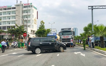 Đà Nẵng: Xe đầu kéo húc văng xe 7 chỗ trên tuyến đường 'tử thần'