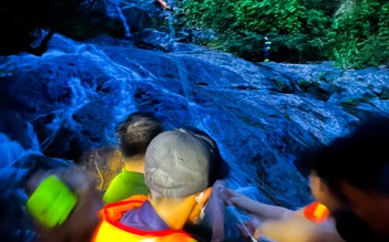 Đà Nẵng: Một du khách quốc tịch Canada ngã xuống thác nước, tử vong ở suối Bà La