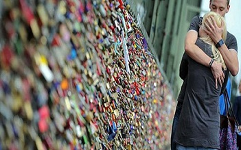 Paris sẽ tháo gỡ hết 'ổ khóa tình yêu'