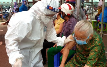 Ninh Thuận: Tổ chức tiêm vắc xin phòng Covid-19 tại hộ gia đình