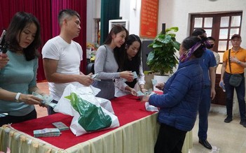 Hai huyện ở Nghệ An báo cáo Bộ Công an việc trao từ thiện của ca sĩ Thủy Tiên