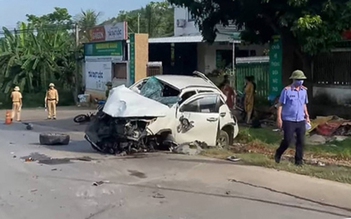 Xe ô tô tông xe máy khiến 2 người tử vong, 5 người bị thương