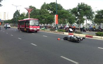 TP.Thủ Đức: Xe buýt va chạm xe máy, 1 người tử vong tại chỗ