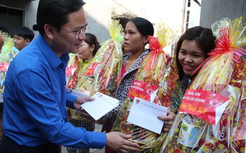 Đồng Nai: Tặng 1.500 vé xe cho người lao động về quê đón tết