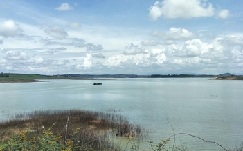 Chìm tàu hút cát trên hồ Đại Ninh: Vẫn chưa tìm thấy người mất tích