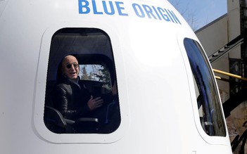 Mỹ bật đèn xanh cho chuyến bay vào không gian của tỉ phú Bezos