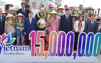 Du khách quốc tế thứ 15 triệu đến Việt Nam trong năm 2018