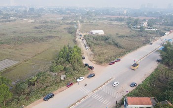 'Cò đất' bủa vây thành phố vùng biên