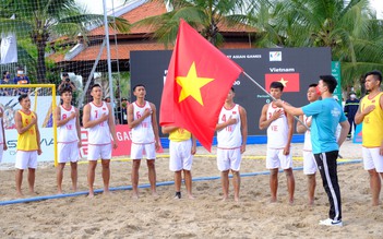 Bóng ném bãi biển nam SEA Games 31: Việt Nam phô diễn sức mạnh quật ngã Philippines