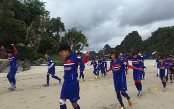 Đội tuyển bóng đá nữ Việt Nam 'đổi gió' ở Quảng Ninh