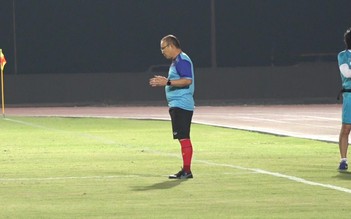 Cận cảnh sân đấu, sân tập hoành tráng của Việt Nam, thầy Park cầu nguyện tại Oman