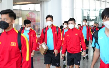Tuyển Việt Nam được truyền nước trước khi sang Thái Lan đấu chung kết AFF Cup 2022