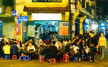 Hào hứng với chủ trương bỏ giờ 'giới nghiêm' tại các điểm vui chơi ở Hà Nội