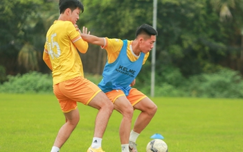 V-League 2022: Có thiên thời, địa lợi, HLV Nam Định tự tin đánh bại Kiatisak và HAGL