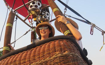 Hoa hậu Ngọc Hân trải nghiệm đi khinh khí cầu