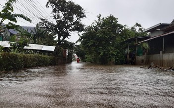 Thừa Thiên - Huế: Nhiều vùng dân cư chìm trong nước, đề phòng lũ lớn trong đêm