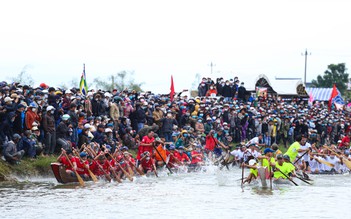 Tưng bừng hội đua ghe ‘Chợ quê ngày hội’ tại cầu ngói Thanh Toàn